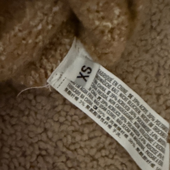 Gold Ribbed Knit Top - Picture 5 of 5